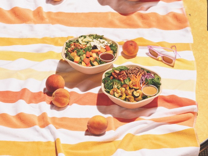 Sweetgreen peach and goat cheese salad